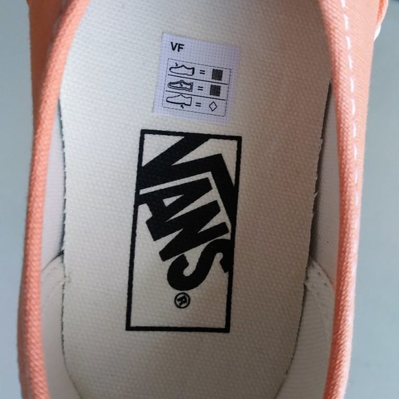 Vans Women's "Off the Wall" Classic Low Top Canvas Sneaker - Picture 8 of 13